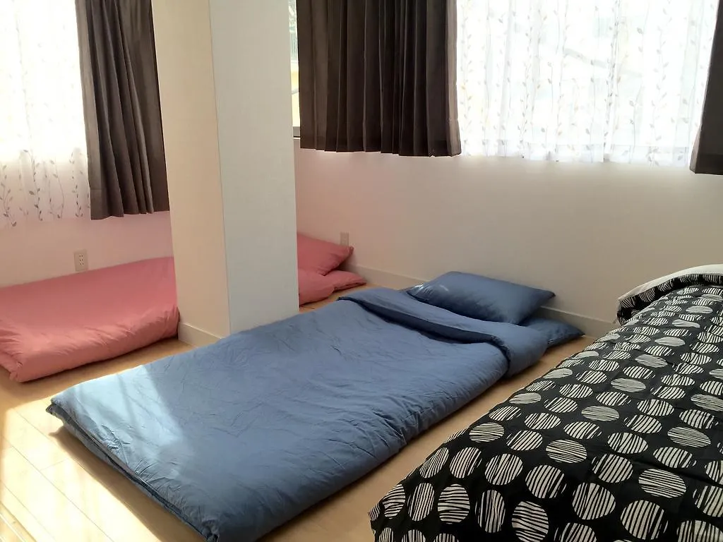 Apartment Issyuku Hostel Tokyo Japan