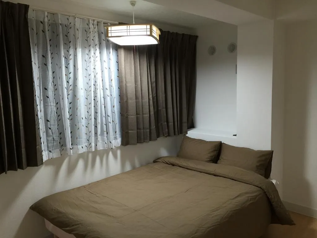 Apartment Issyuku Hostel Tokyo Japan